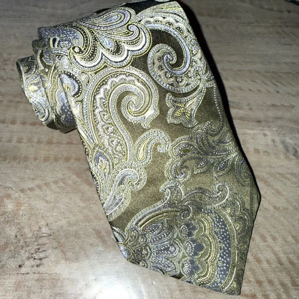 John W. Nordstrom Paisley Tie in Olive and Gold